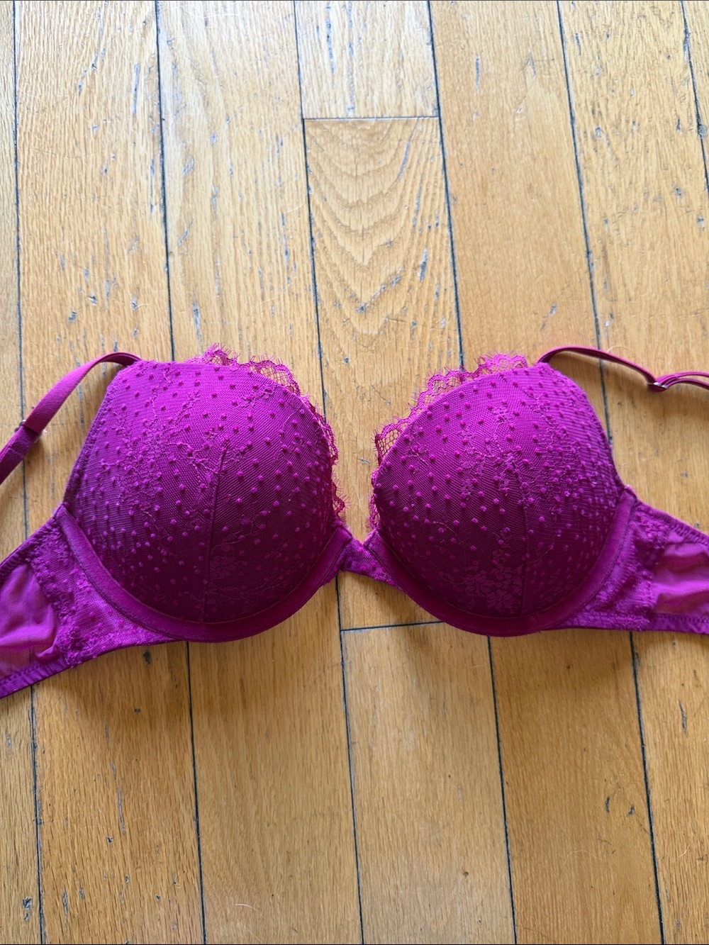 VICTORIA SECRET Plum Magenta Women’s Lace Detail Push-Up Bra - Magenta